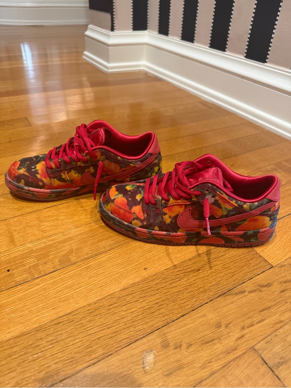 Nike Kids Red Multicolor Printed Sneakers